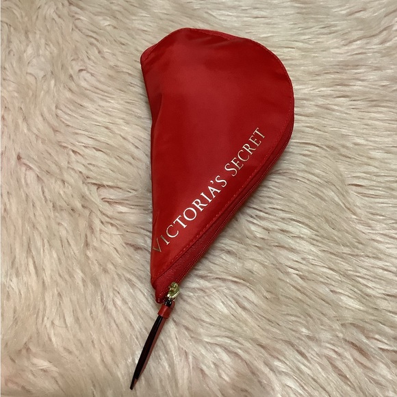 Victoria's Secret travel tote❤️ - Picture 4 of 4